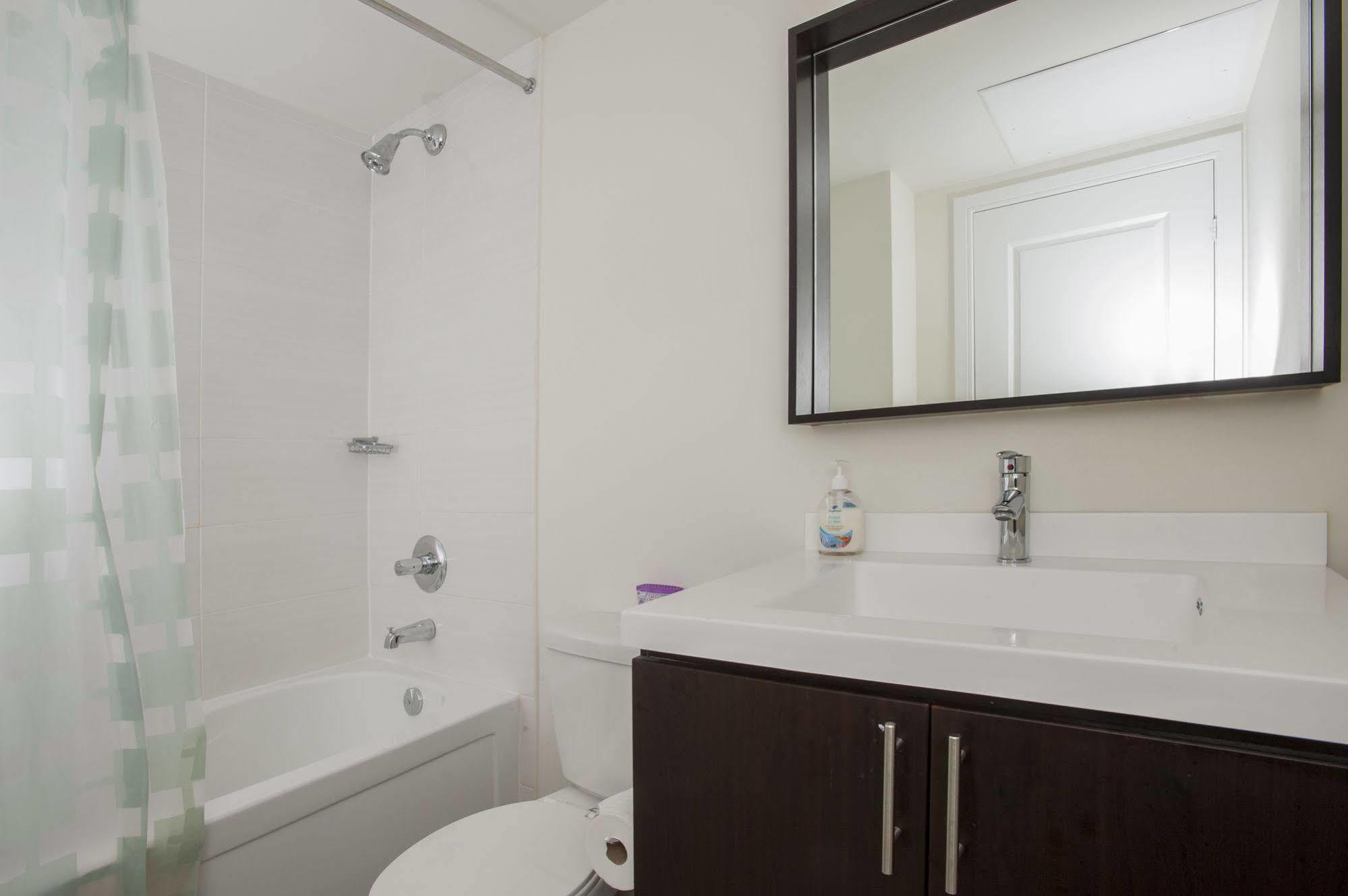 Life Suites Luxury Downtown Condos Toronto Kültér fotó