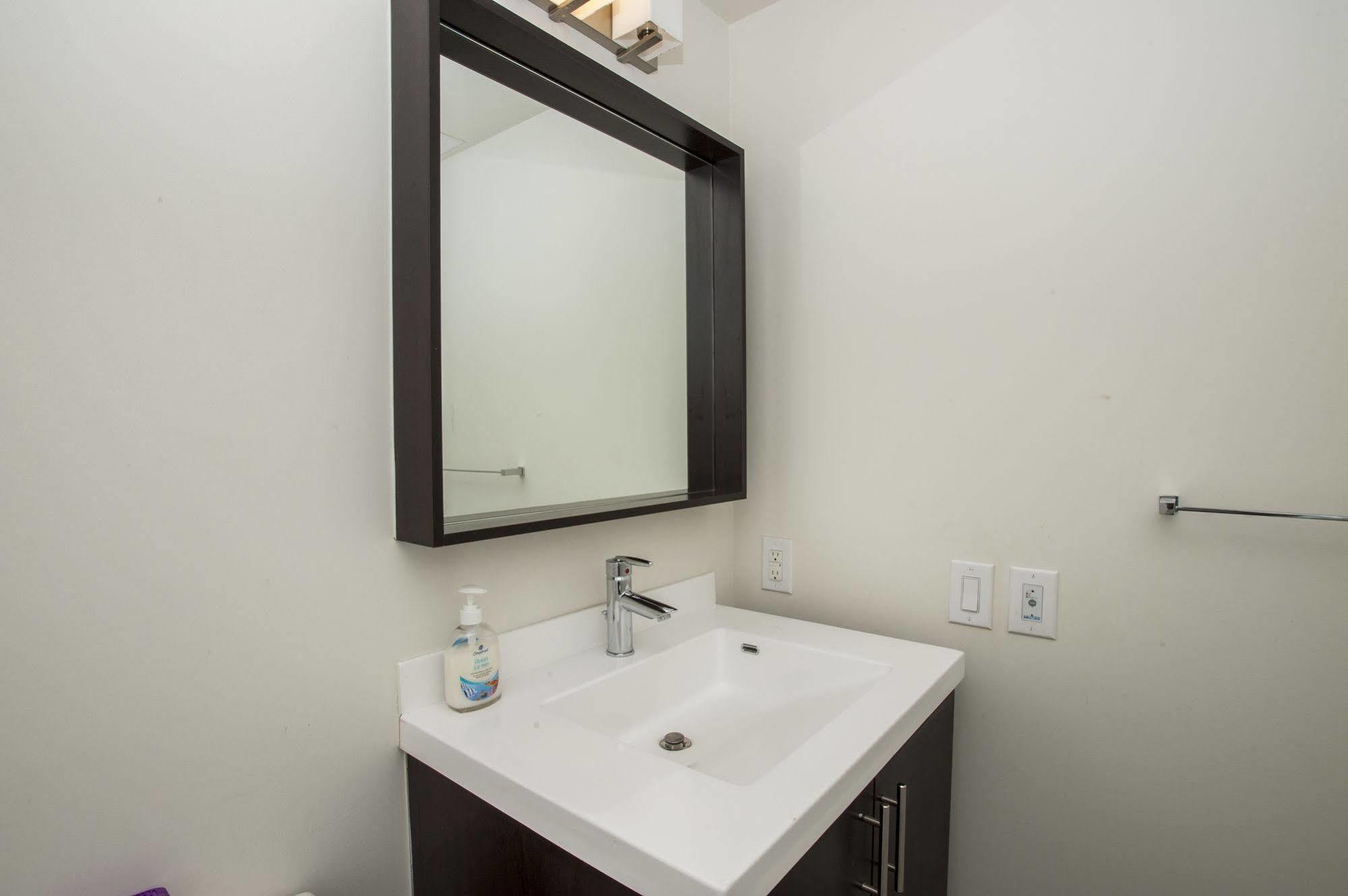 Life Suites Luxury Downtown Condos Toronto Kültér fotó