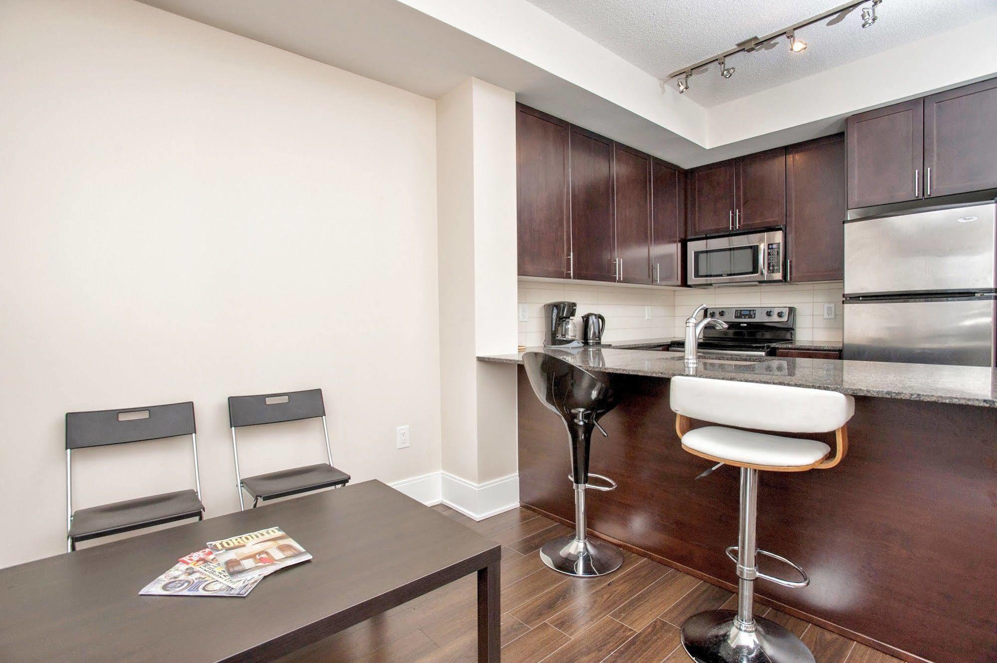 Life Suites Luxury Downtown Condos Toronto Kültér fotó
